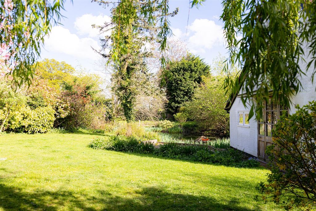 Property photo 2 of 30