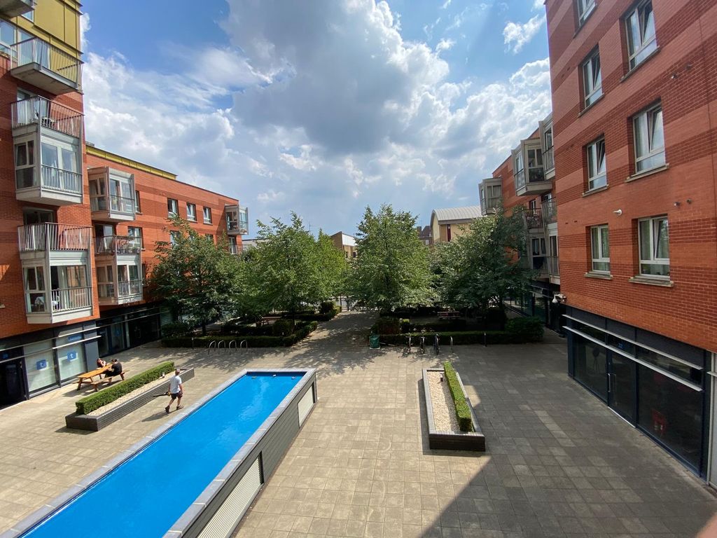 Property photo 2 of 7 Outside 2