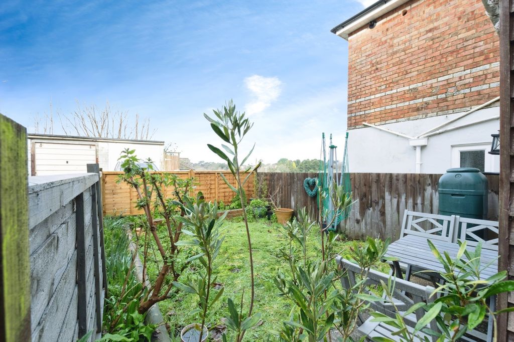 Property photo 1 of 16 Garden