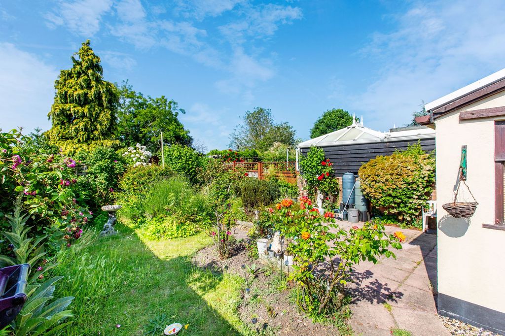 Property photo 2 of 22