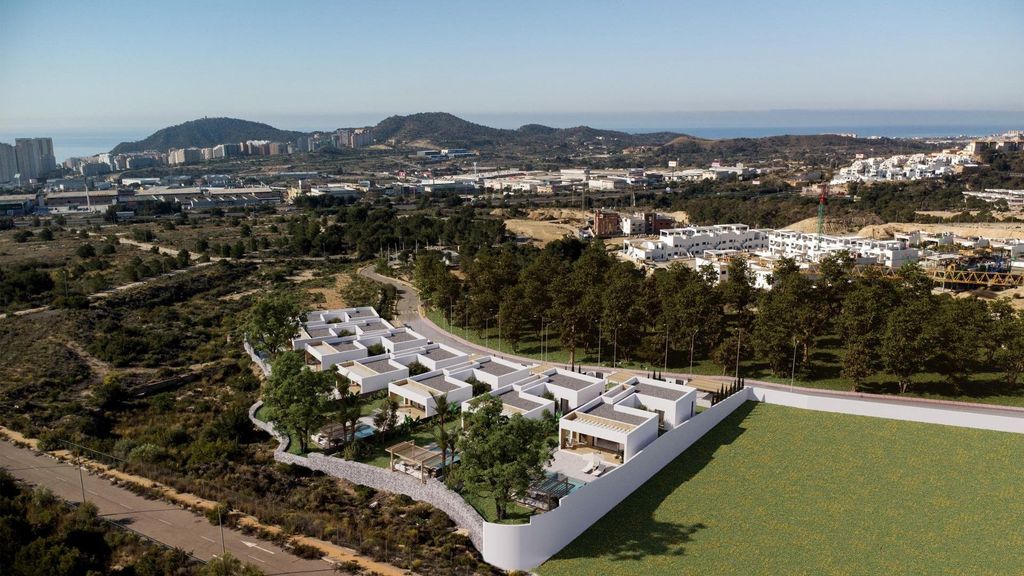 Property photo 2 of 21