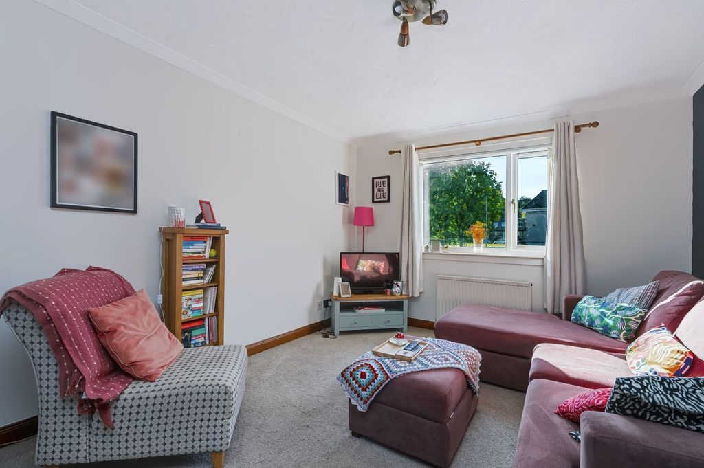 Property photo 3 of 25
