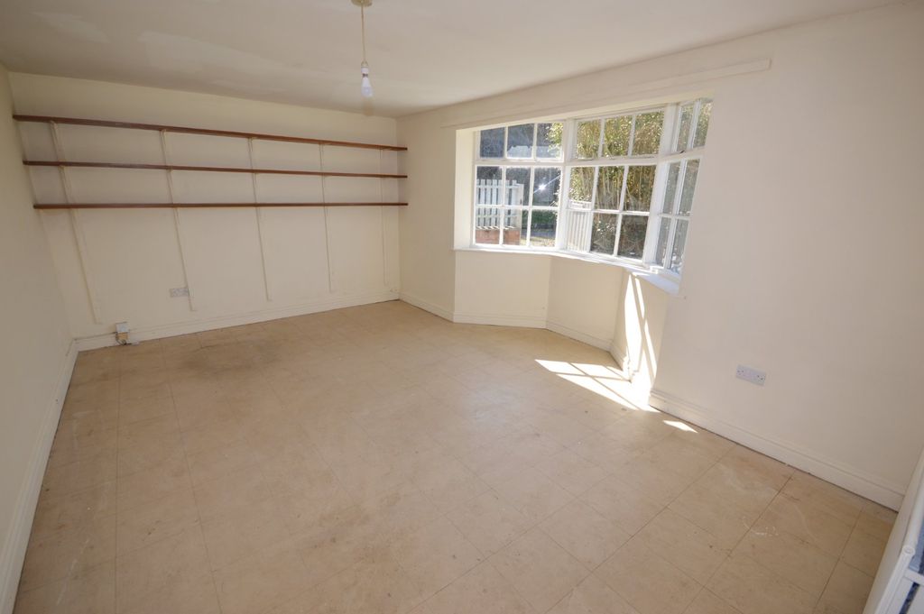 Property photo 3 of 24 Picture No. 02