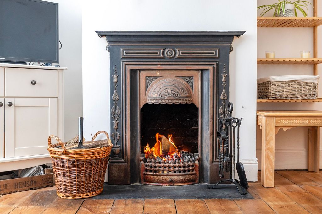 Property photo 2 of 22