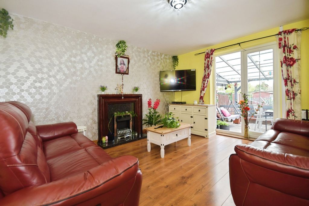 Property photo 2 of 17 Pbox-Img.Jpg