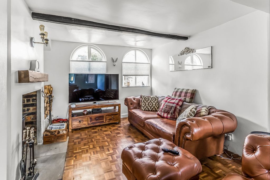 Property photo 3 of 16