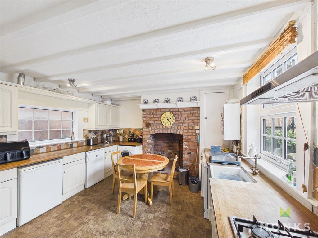 Property photo 2 of 12 Cam01348G0-Pr0796-Still006.Jpg