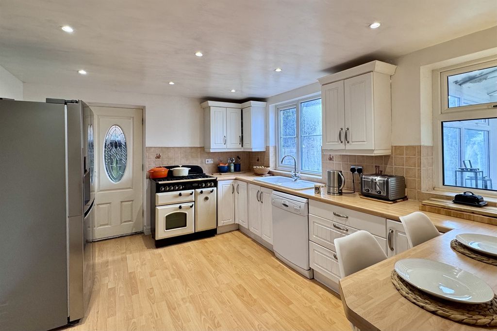 Additional image 11 of 4 bed detached house for saleShropshire Drive, Glossop SK13