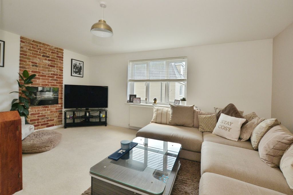 Property photo 2 of 16 Pbox-Img.Jpg