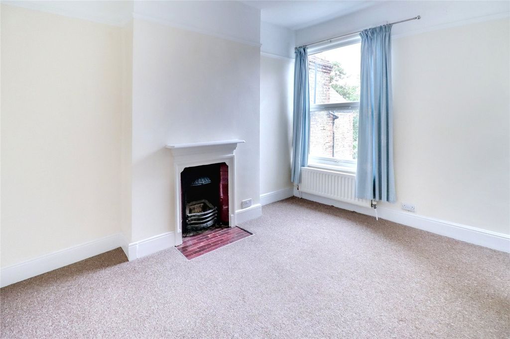 Property photo 2 of 9 Picture No. 13