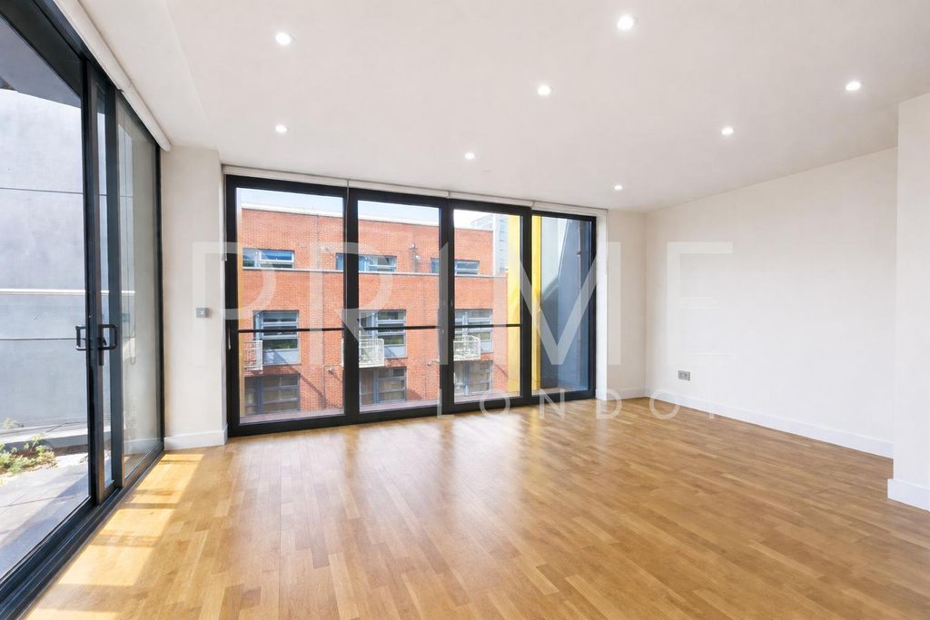 Property photo 3 of 8 Living.Jpeg