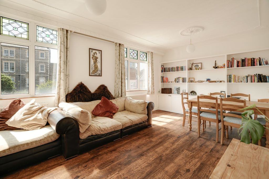 Property photo 1 of 18 Lounge/Dining Room