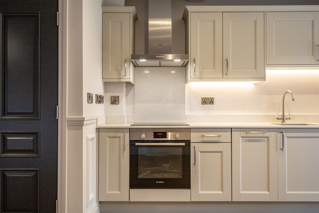 Property photo 3 of 35 Kitchen