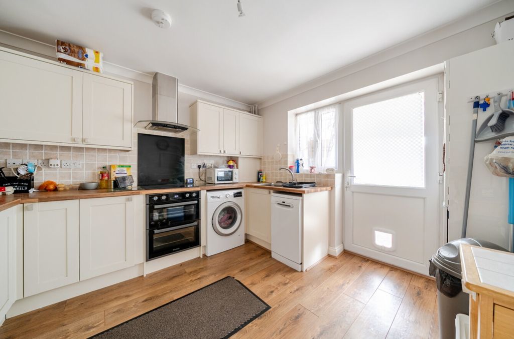 Property photo 2 of 14 1509710-10-1A01B7Bdb3F59