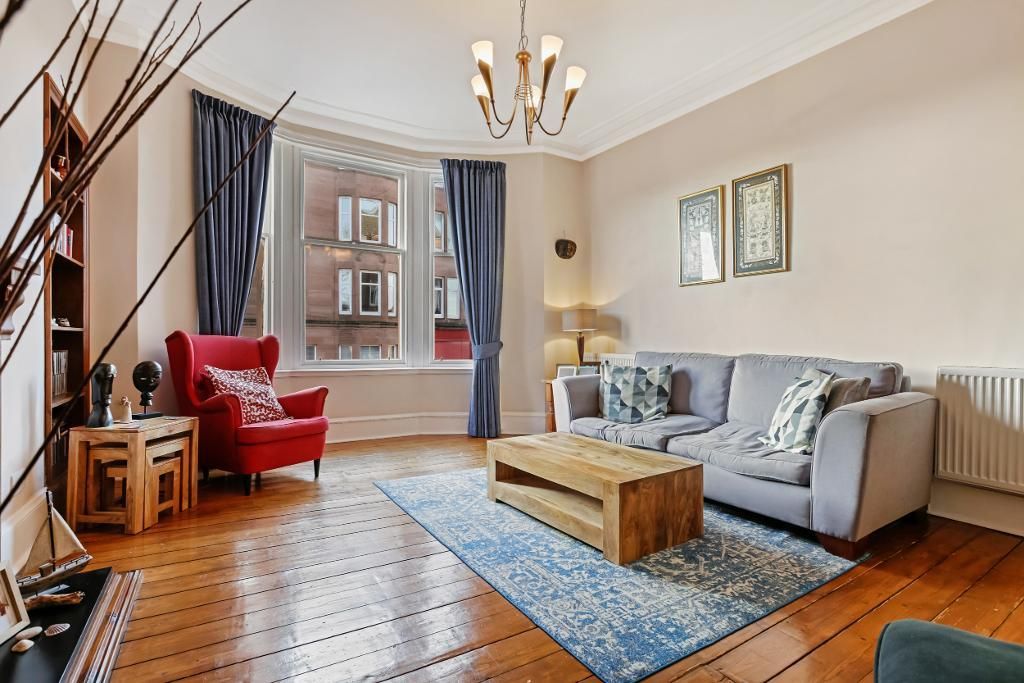 Property photo 2 of 21 Livingroom