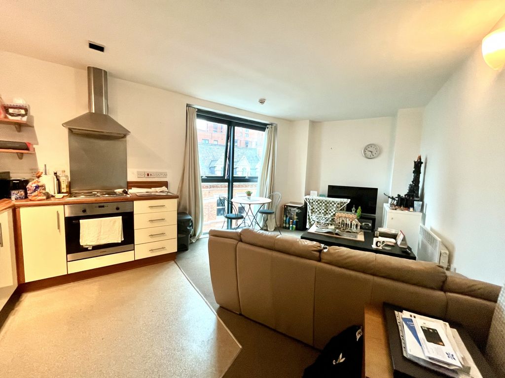 Property photo 3 of 8 Lounge