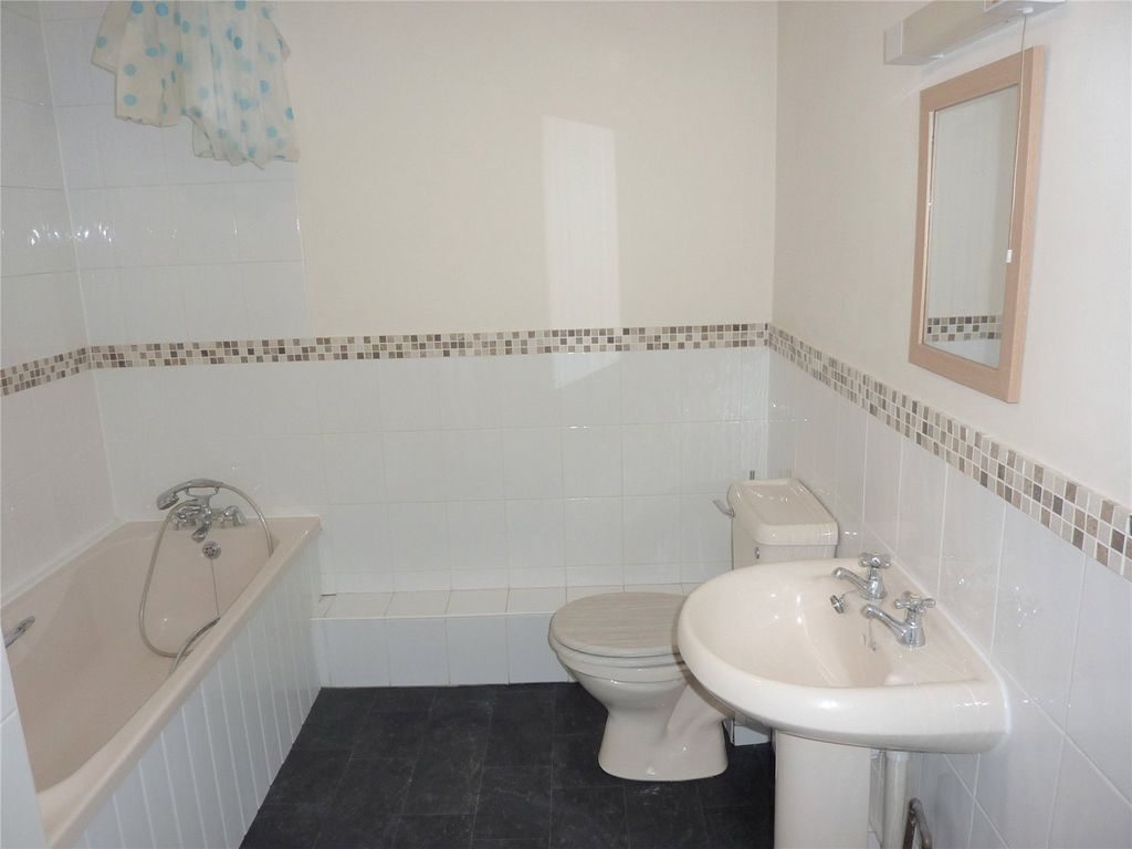 Property photo 2 of 6 Bathroom