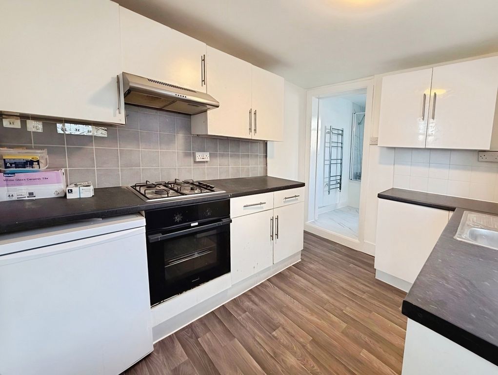 Property photo 3 of 13 Kitchen