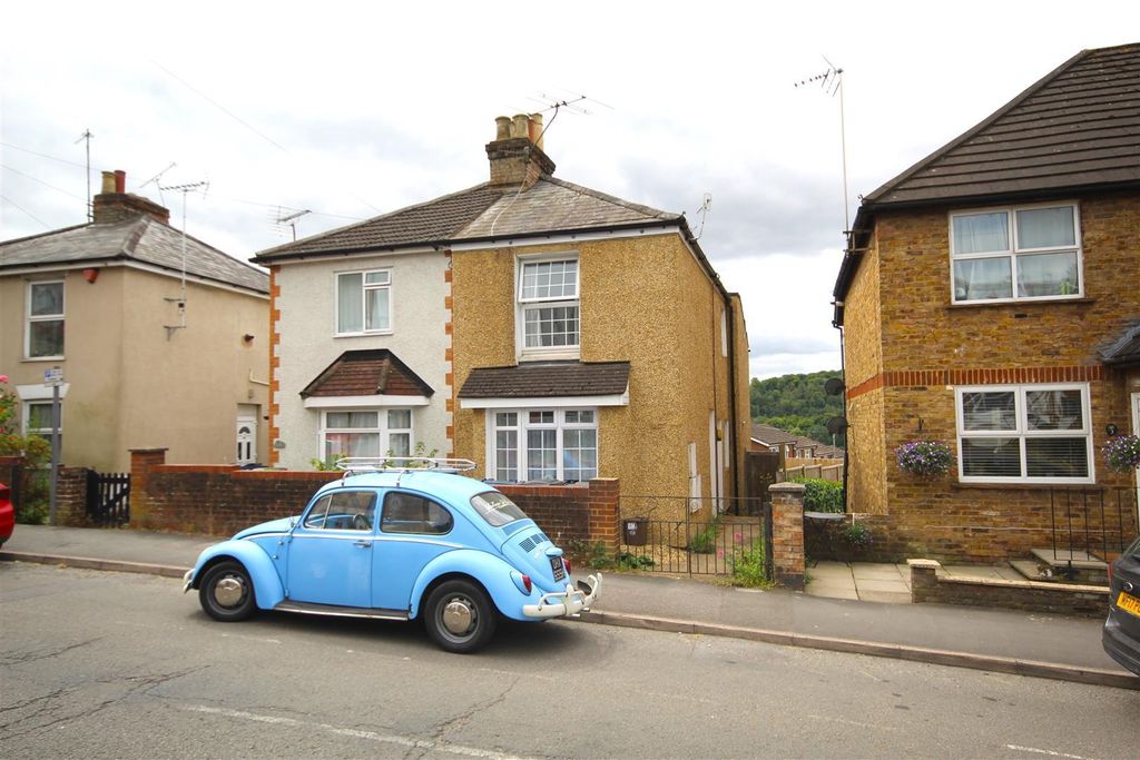 Property photo 1 of 11 62 Totteridge Road.Jpg