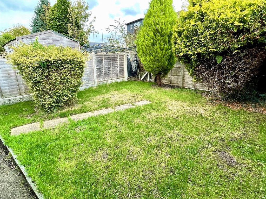 Property photo 3 of 11 Garden