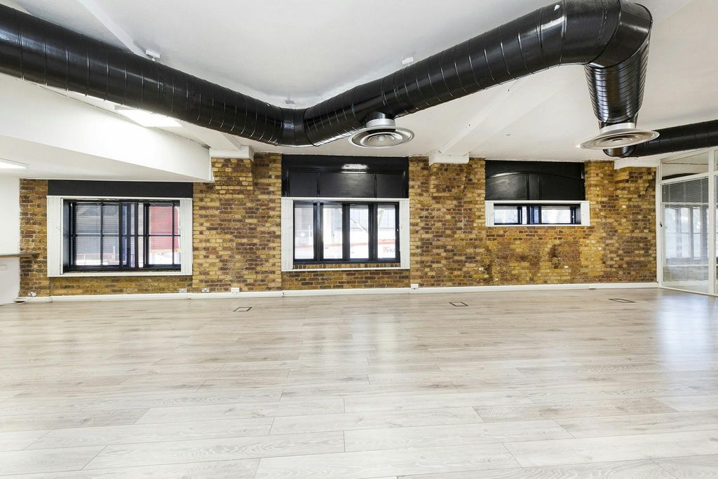 Property photo 2 of 7 1 Telfords Yard  02.Jpg