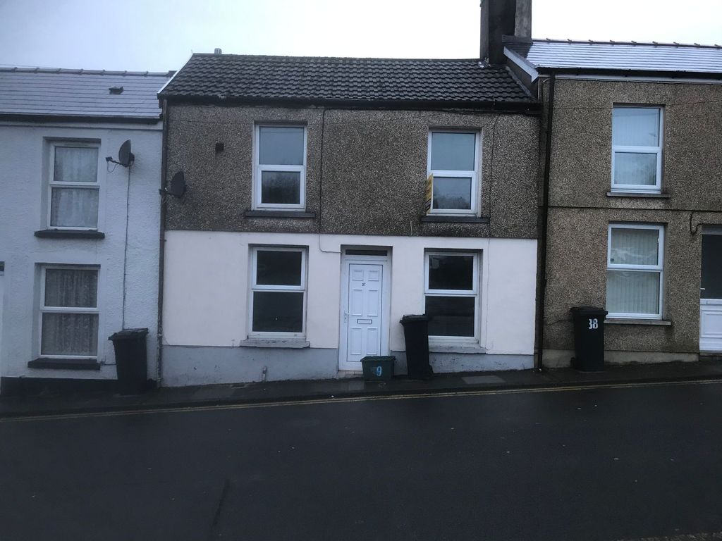 Property photo 1 of 9