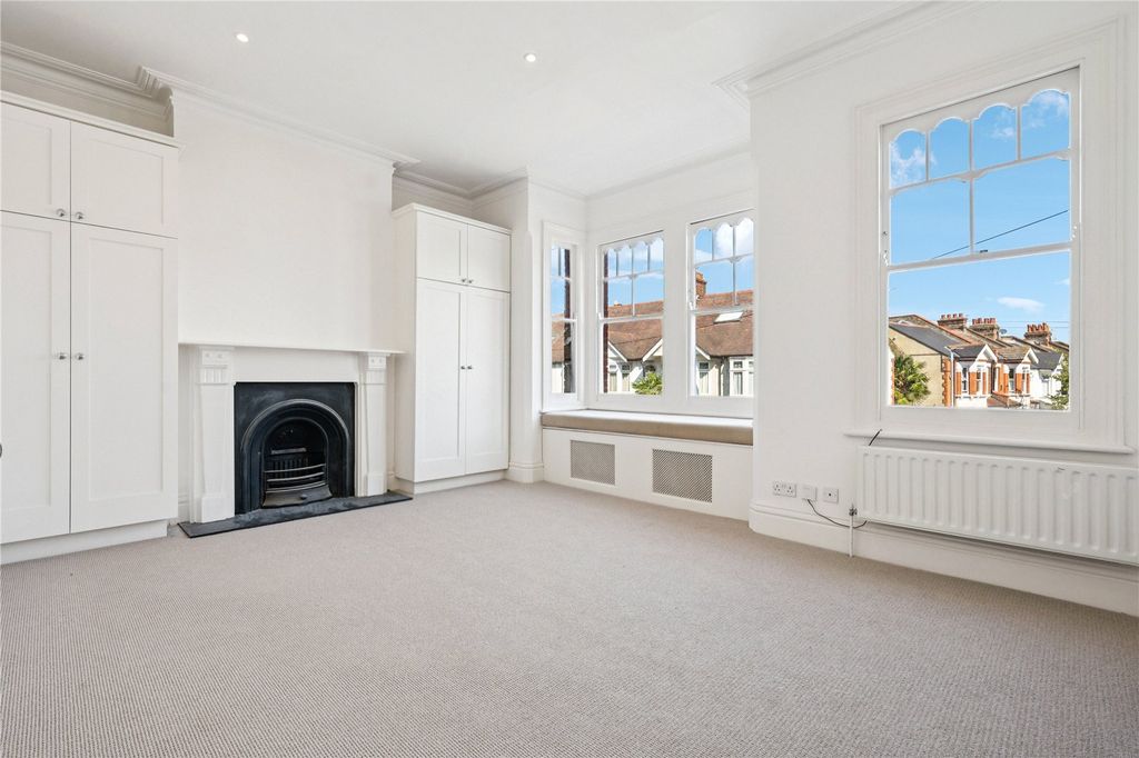 Property photo 3 of 24 Picture No. 05