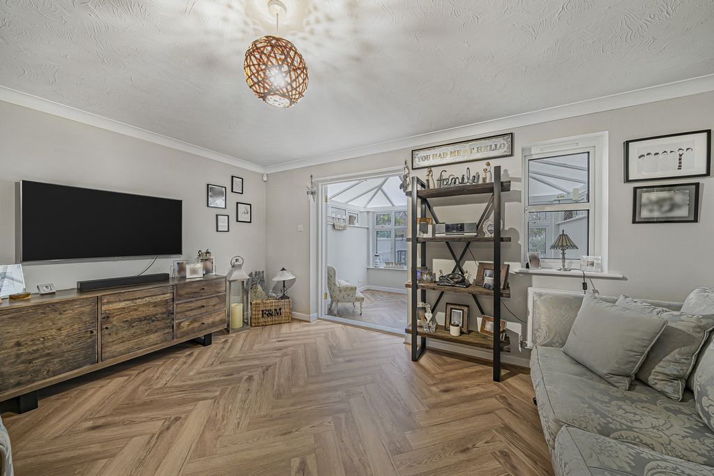 Property photo 2 of 23