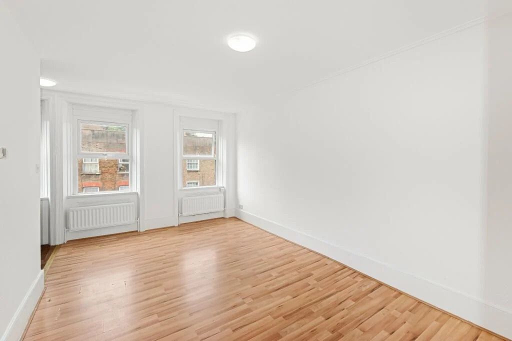 Property photo 2 of 4 Living Room