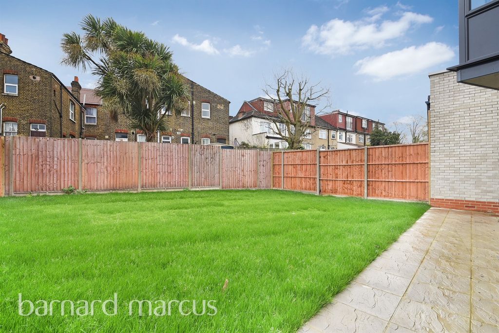 Property photo 3 of 5