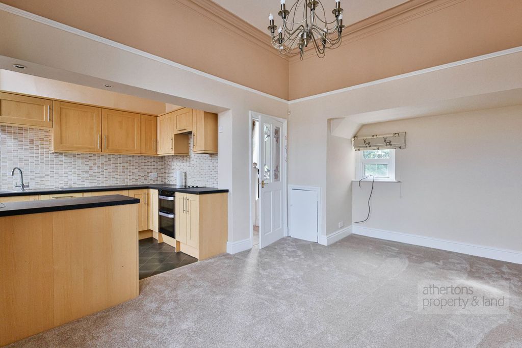 Property photo 3 of 25