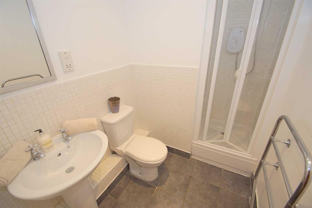 Property photo 2 of 5