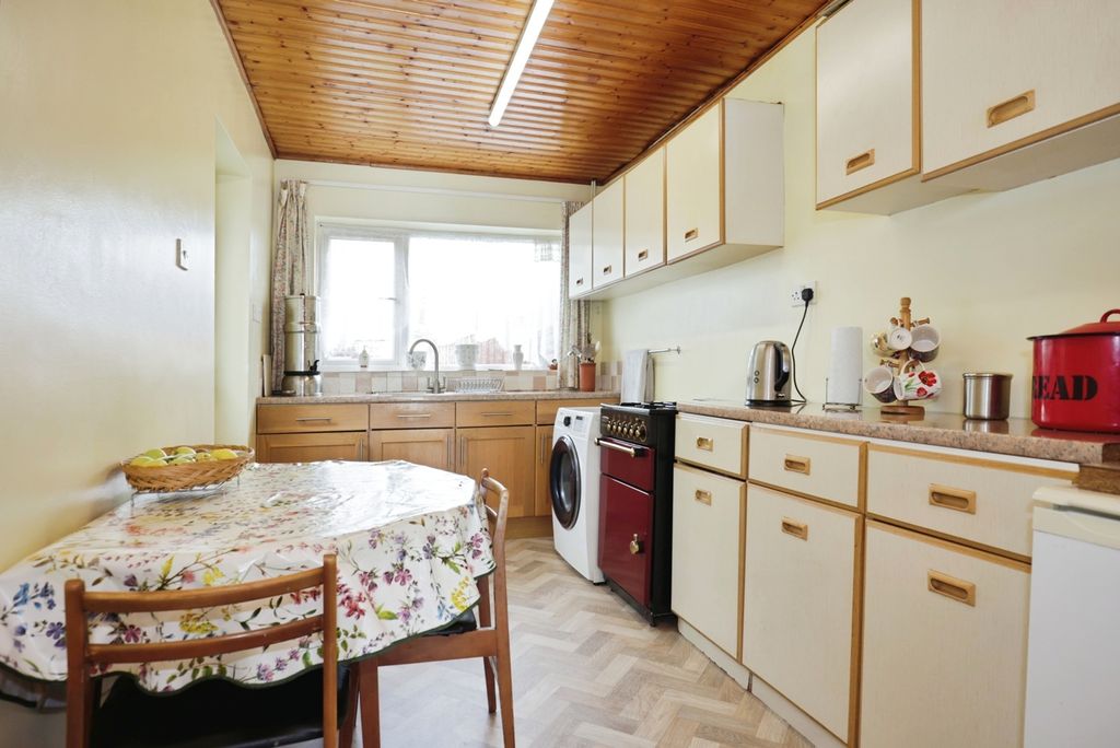 Property photo 3 of 17 Photo