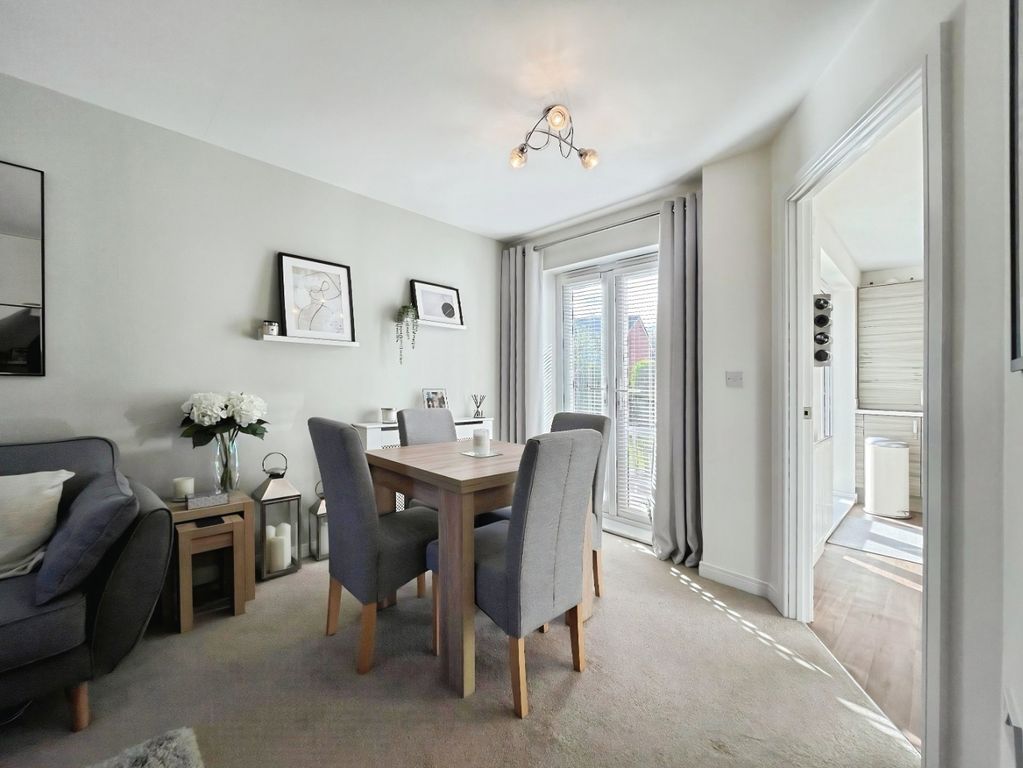 Property photo 3 of 19 4612905