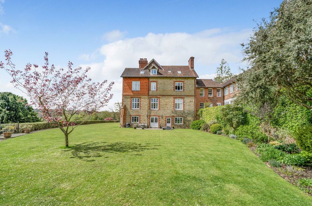 Property photo 3 of 18 Shared Grounds To Apartment