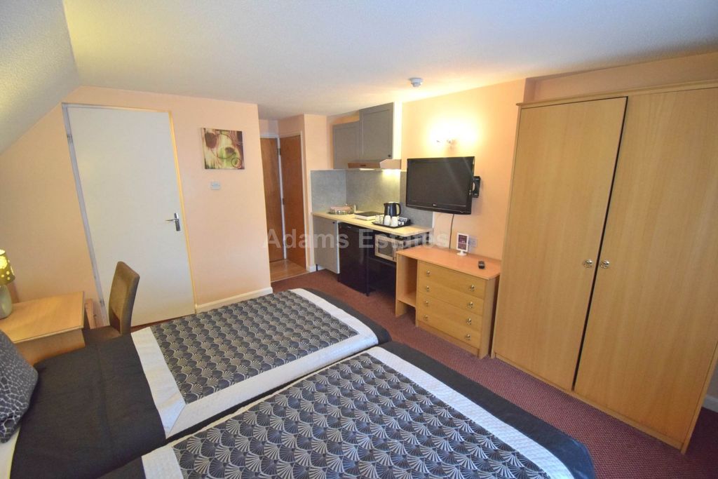 Property photo 1 of 3