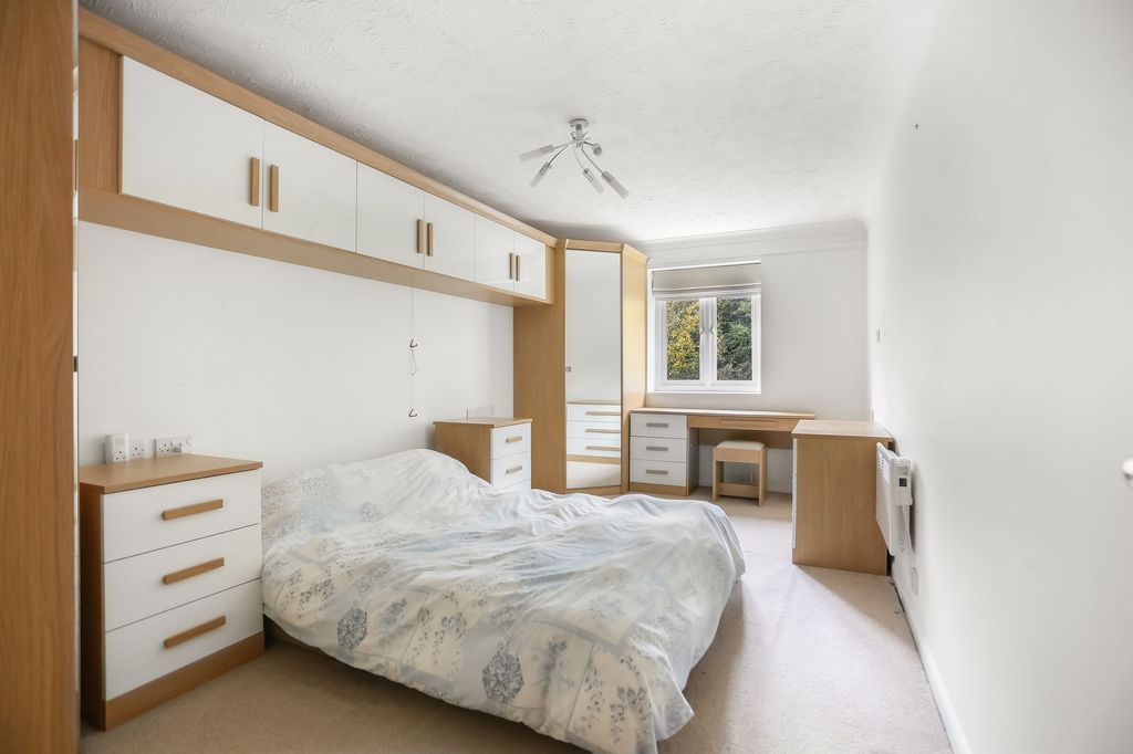 Property photo 2 of 20