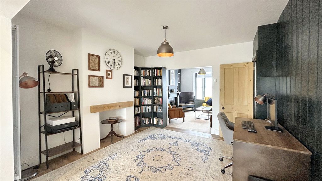 Property photo 3 of 25 Picture No. 04