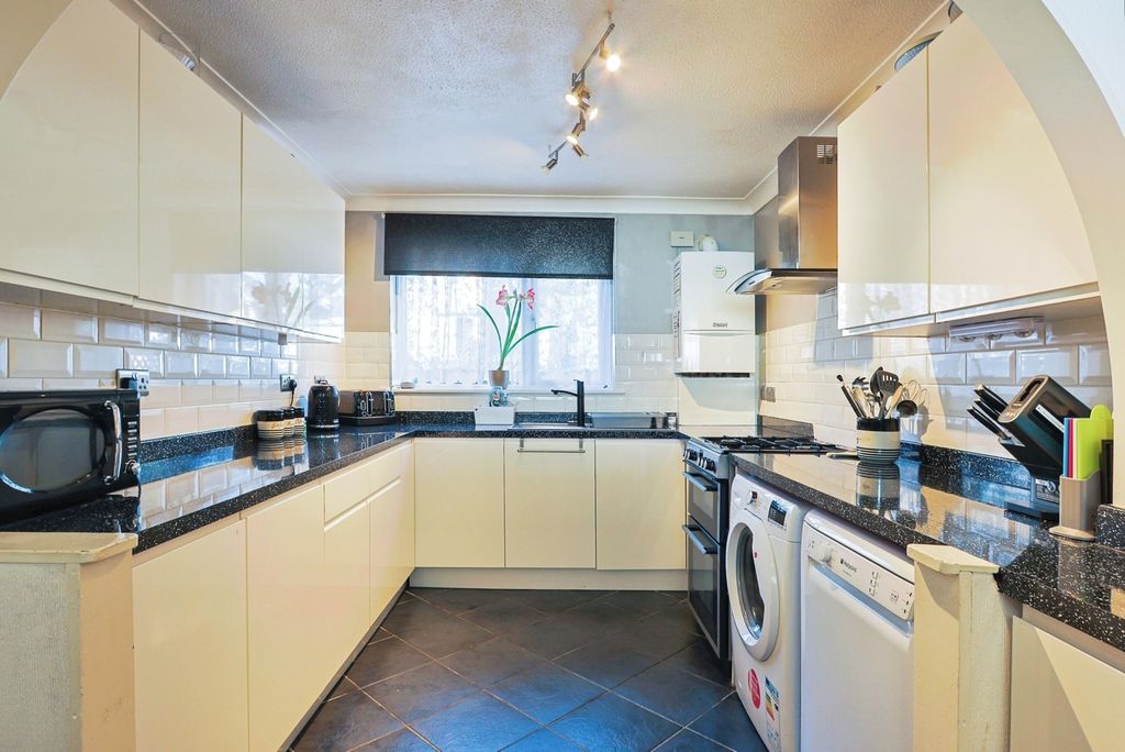 Property photo 3 of 20 Pbox-Img.Jpg