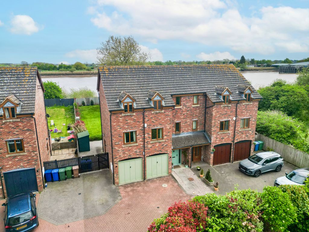 Property photo 2 of 17 Aerial Front