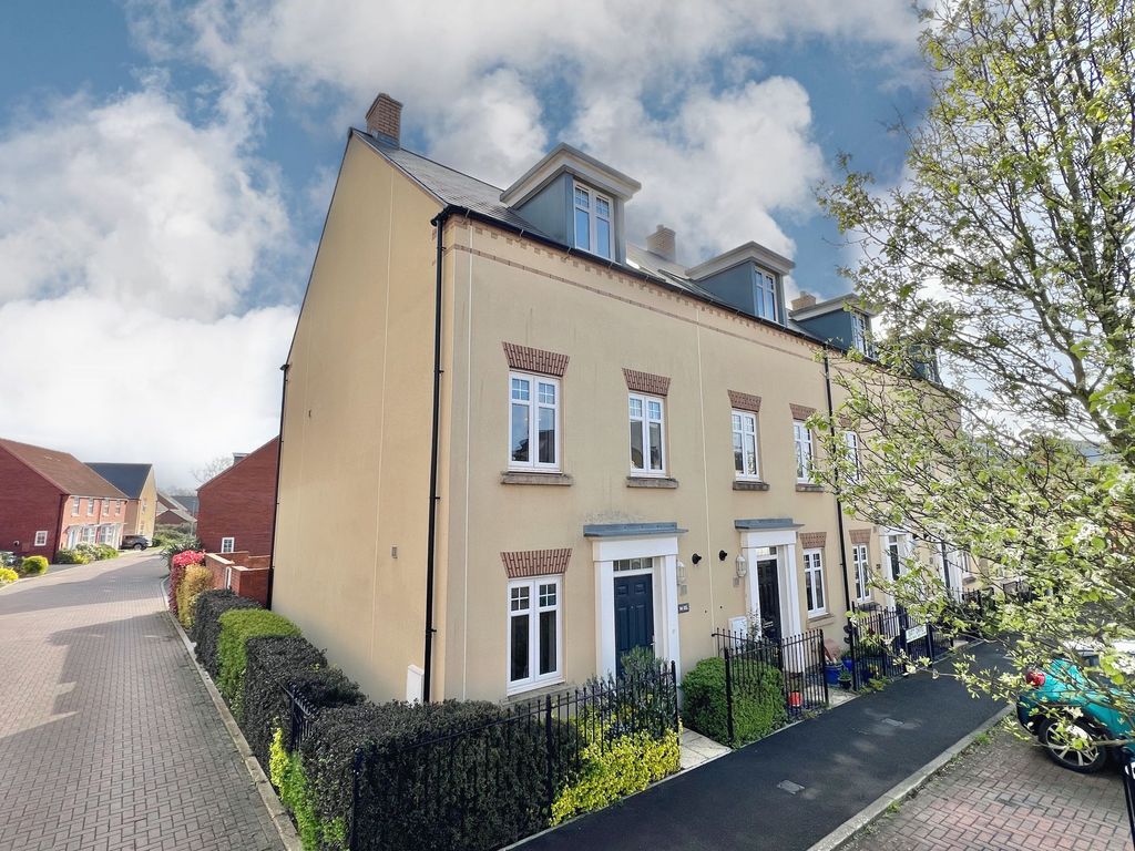 Property photo 1 of 28