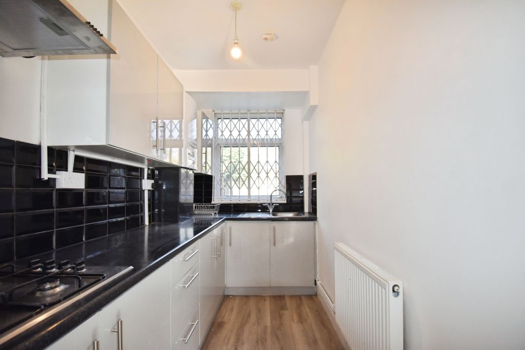 Property photo 2 of 10 Kitchen