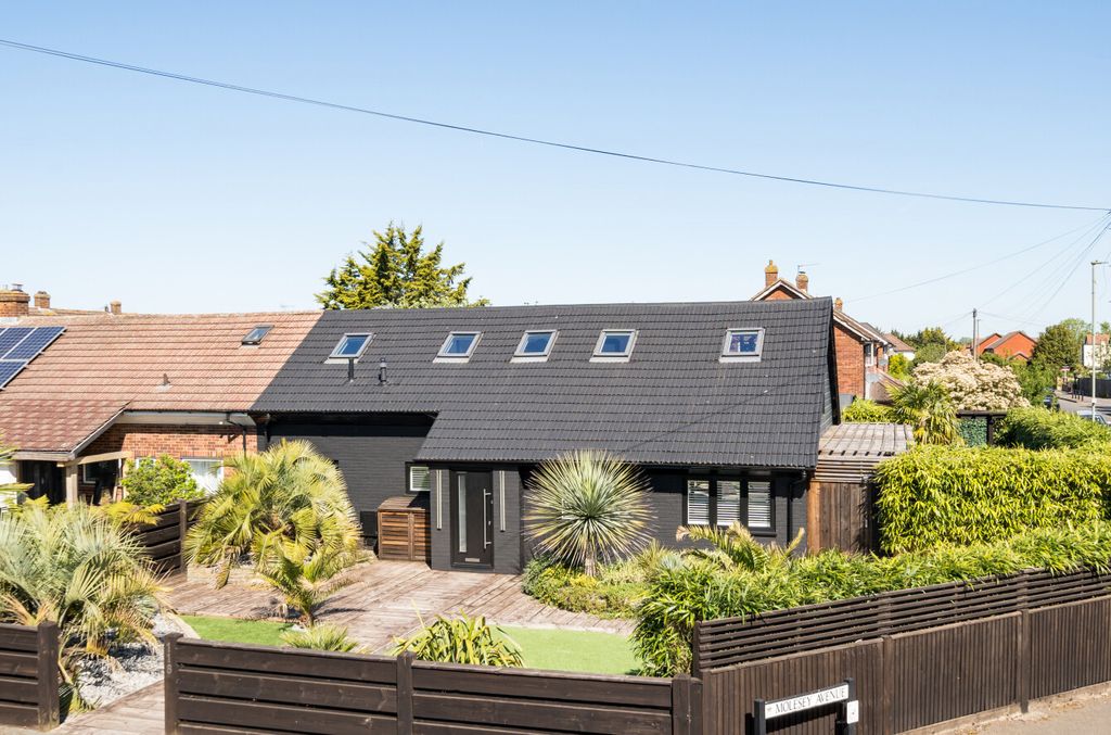 Property photo 1 of 41 1452824-1-69F1d5E...