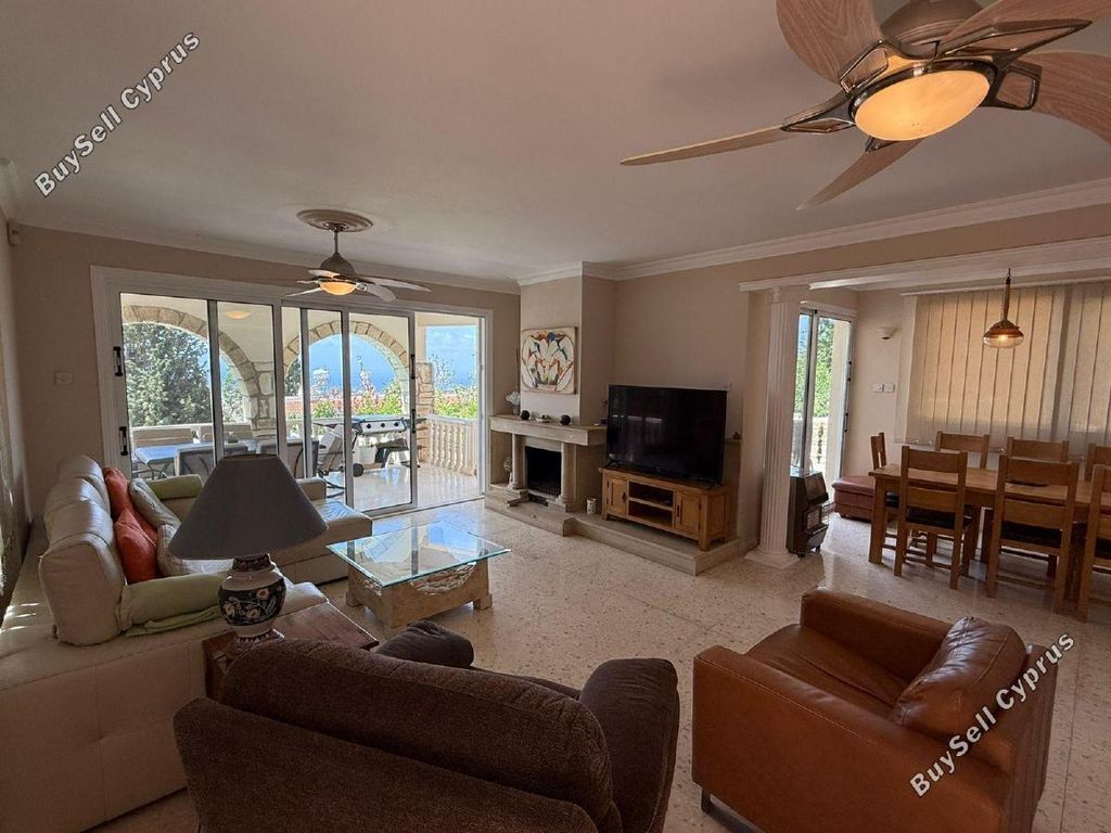 Property photo 3 of 49
