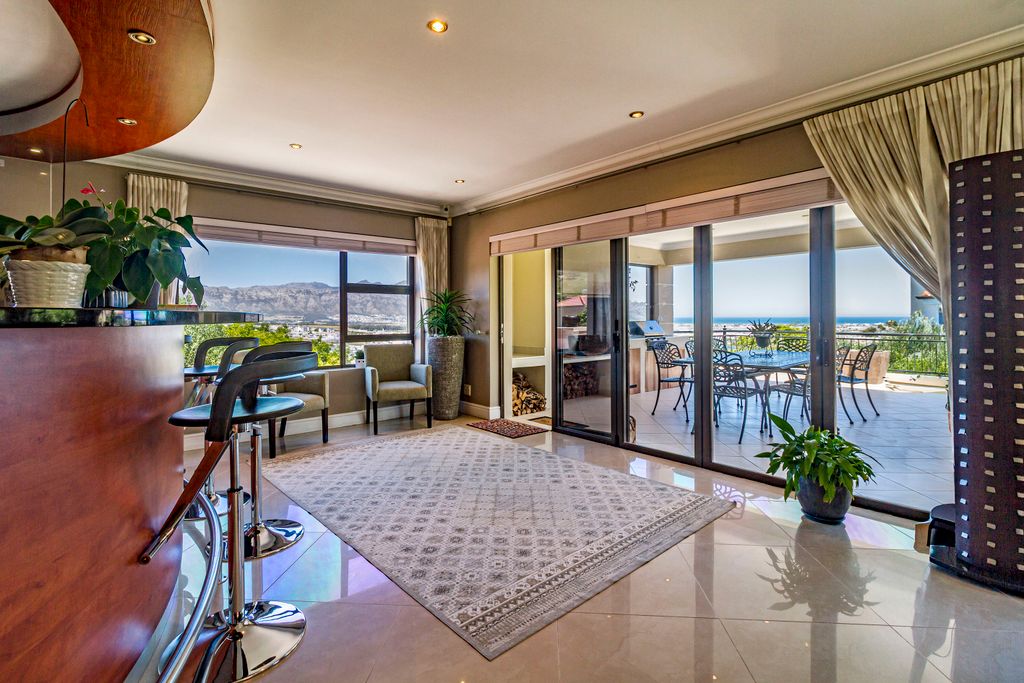 Property photo 1 of 71