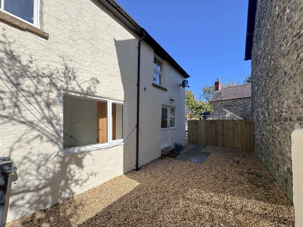 Property photo 2 of 30