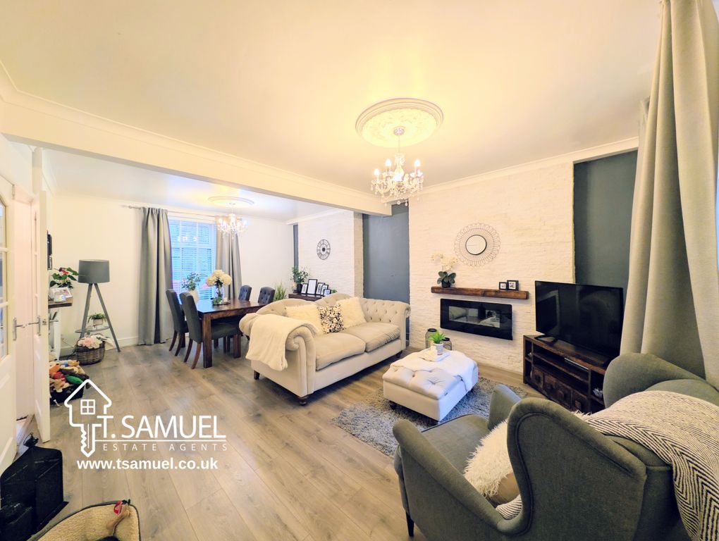 Property photo 3 of 29 Lounge/Diner