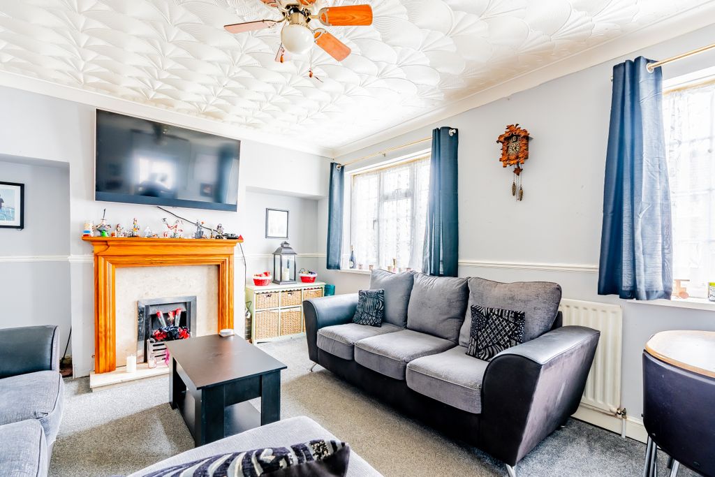 Property photo 3 of 18 Photo 3