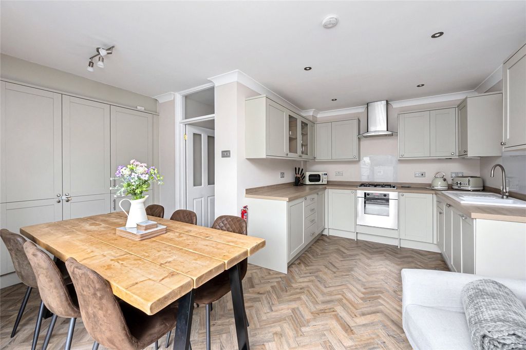Property photo 3 of 18 Picture No. 06