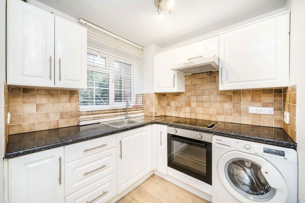 Property photo 3 of 4